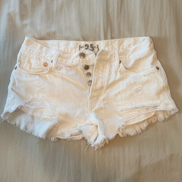 Free People We the Free Loving Good Vibrations Distressed Shorts, 25 - Picture 2 of 5
